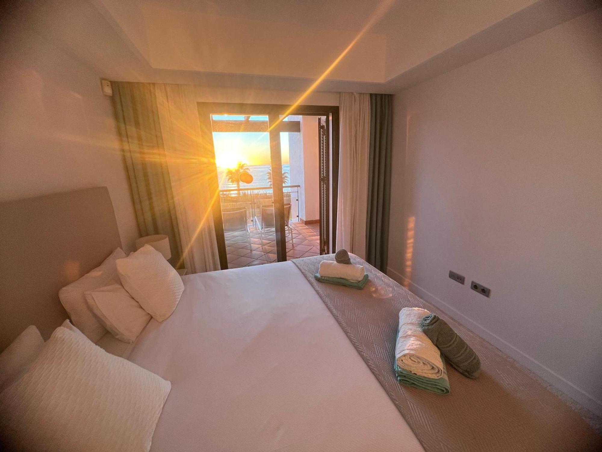 Sunrise Beach Front - Casares Del Mar Exterior foto