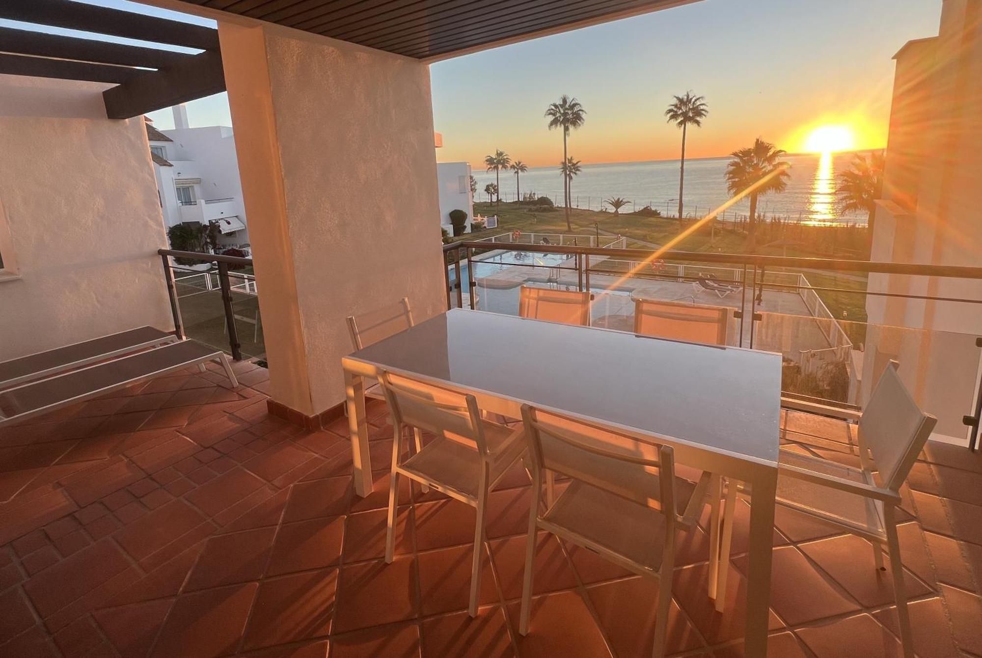 Sunrise Beach Front - Casares Del Mar Exterior foto